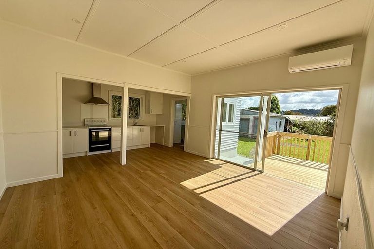 Photo of property in 212 Beach Haven Road, Beach Haven, Auckland, 0626