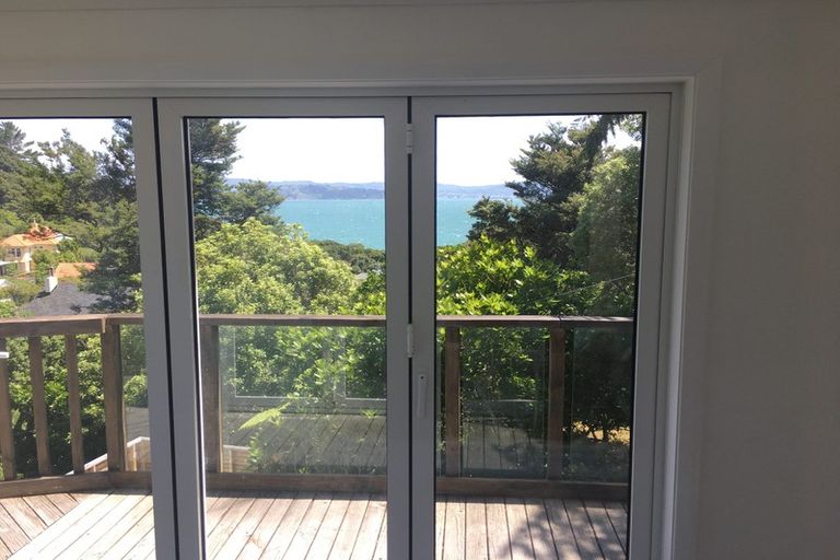 Photo of property in 35 Kotari Road, Days Bay, Lower Hutt, 5013