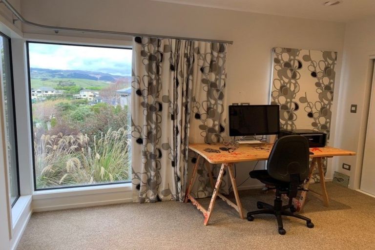 Photo of property in 52 The Masthead, Whitby, Porirua, 5024