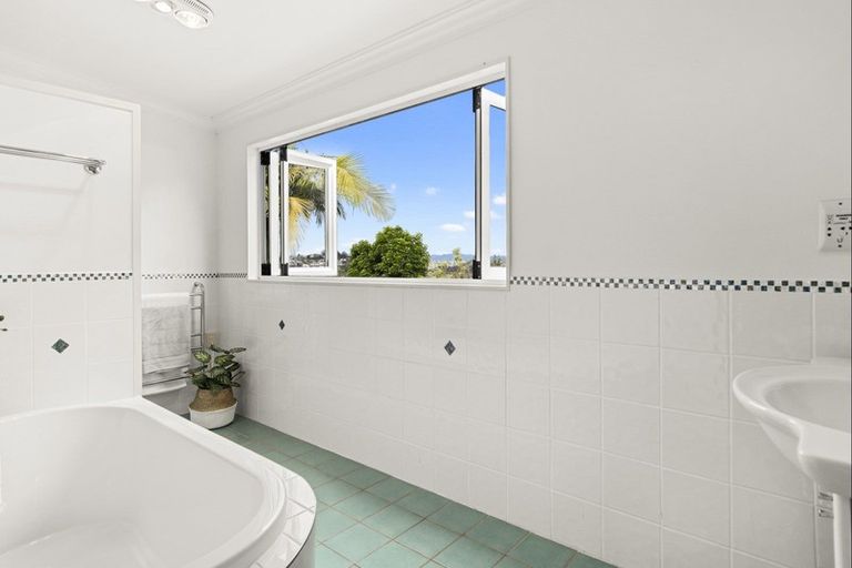 Photo of property in 43 Rewarewa Place, Matua, Tauranga, 3110