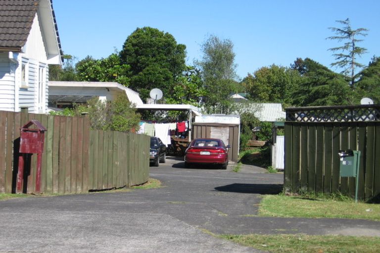 Photo of property in 2/18 Crosby Road, West Harbour, Auckland, 0618