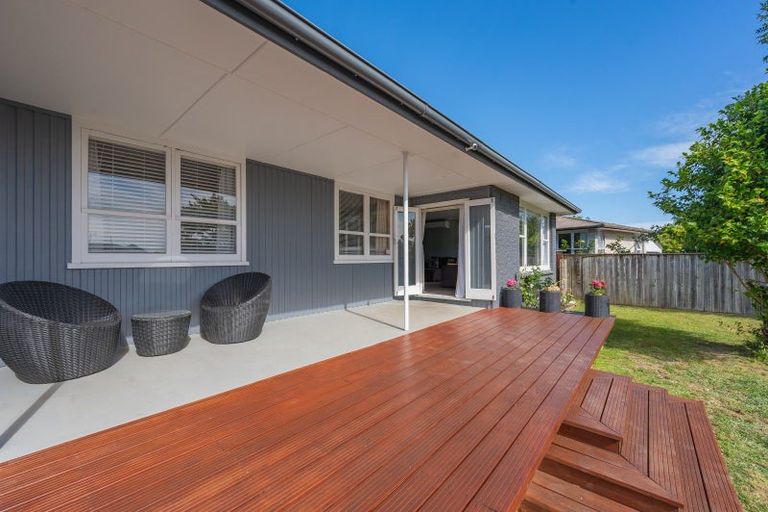 Photo of property in 18 Lipscombe Crescent, Havelock North, 4130