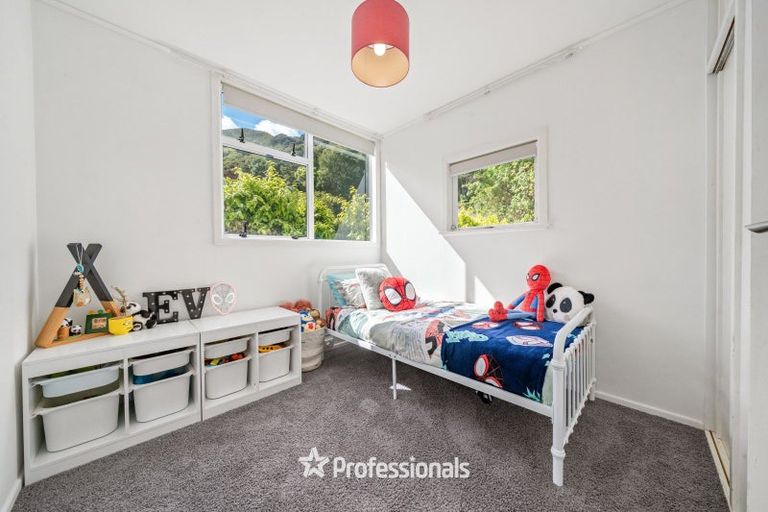 Photo of property in 215 Whites Line East, Waiwhetu, Lower Hutt, 5010