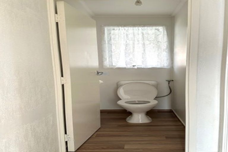 Photo of property in 10 Camphora Place, Ranui, Auckland, 0612