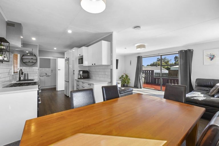 Photo of property in 4 Ward Place, Marfell, New Plymouth, 4310