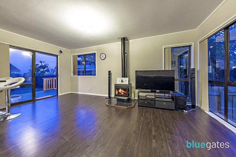 Photo of property in 4a Palmers Road, Clendon Park, Auckland, 2103