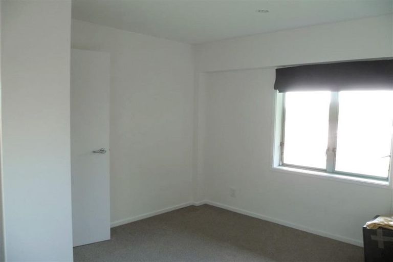 Photo of property in 1/93a Kelburn Parade, Kelburn, Wellington, 6012