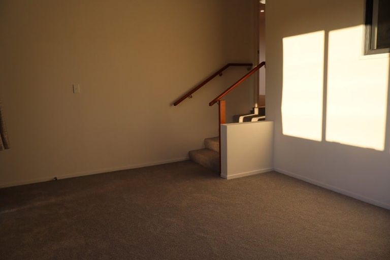 Photo of property in 1/30 Shakespeare Road, Milford, Auckland, 0620
