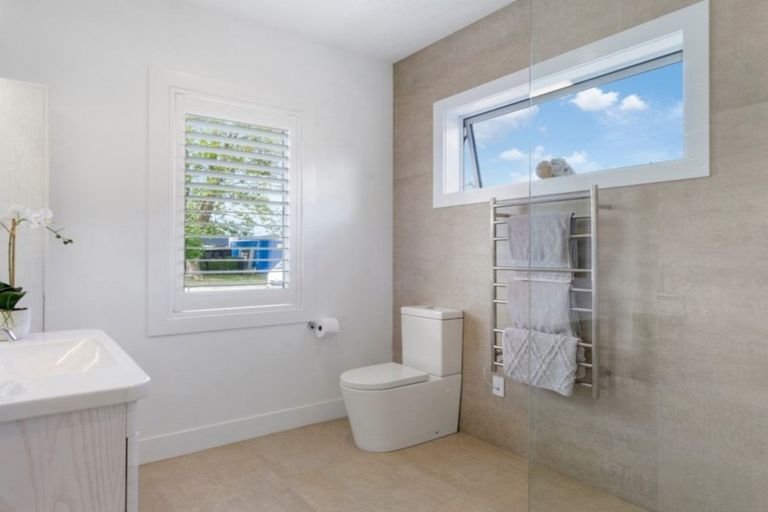 Photo of property in 14 Shearwater Lane, Point Wells, 0986