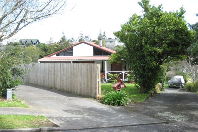 Photo of property in 24 Branch Road, Highlands Park, New Plymouth, 4312