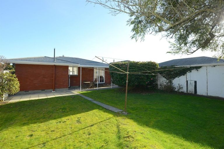 Photo of property in 8 Ambleside Drive, Burnside, Christchurch, 8053