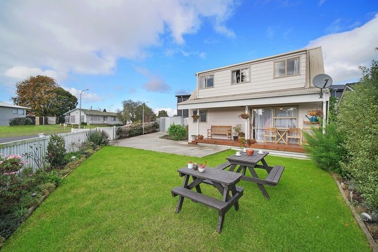 Photo of property in 4a Bedlington Avenue, Manurewa, Auckland, 2102