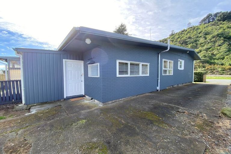 Photo of property in 172 Main Road South, Raumati South, Paraparaumu, 5032