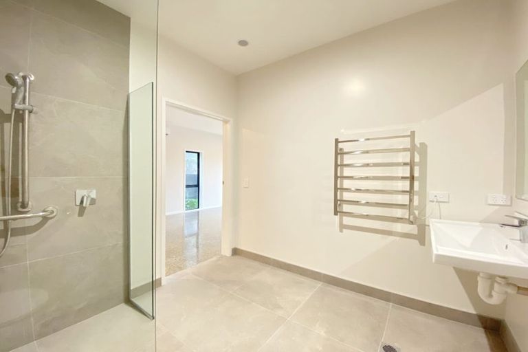 Photo of property in 11 Whakarato Way, Takanini, 2112