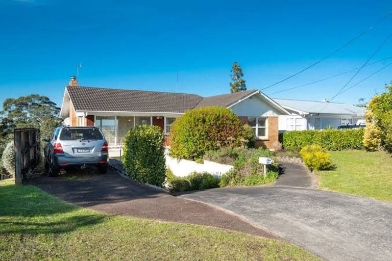 Photo of property in 417 Don Buck Road, Massey, Auckland, 0614