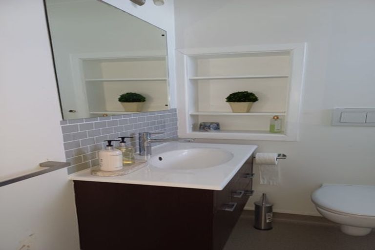 Photo of property in Gateway Apartments, 19 Maida Vale Road, Roseneath, Wellington, 6011