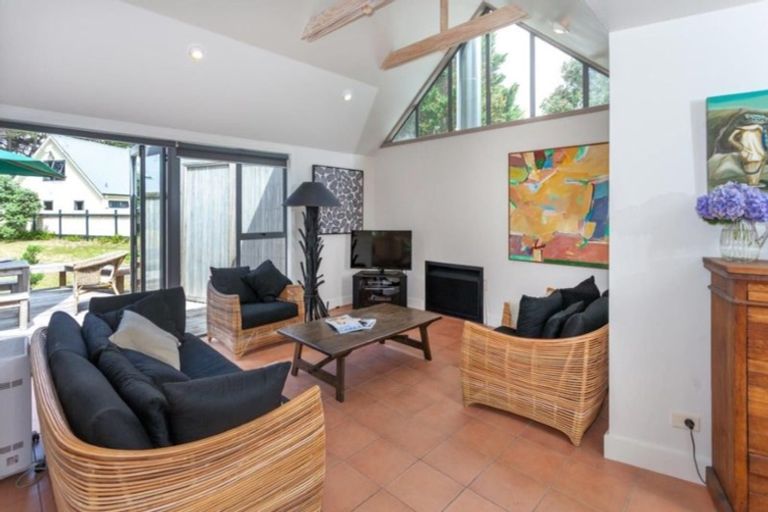 Photo of property in 2 Courtney Close, Pauanui, Hikuai, 3579