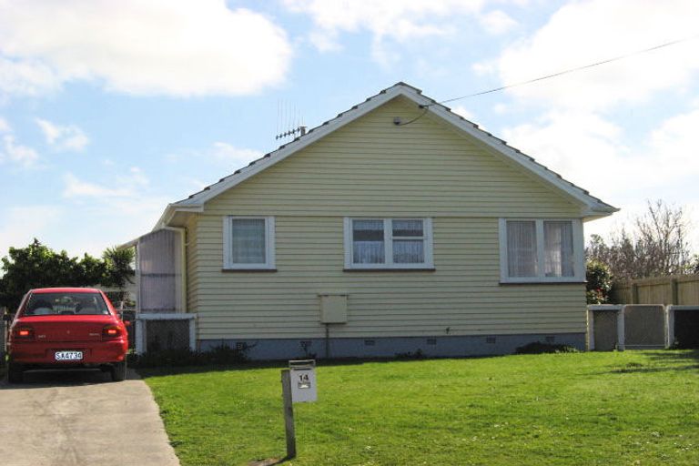 Photo of property in 14 Armstrong Place, Gonville, Whanganui, 4501