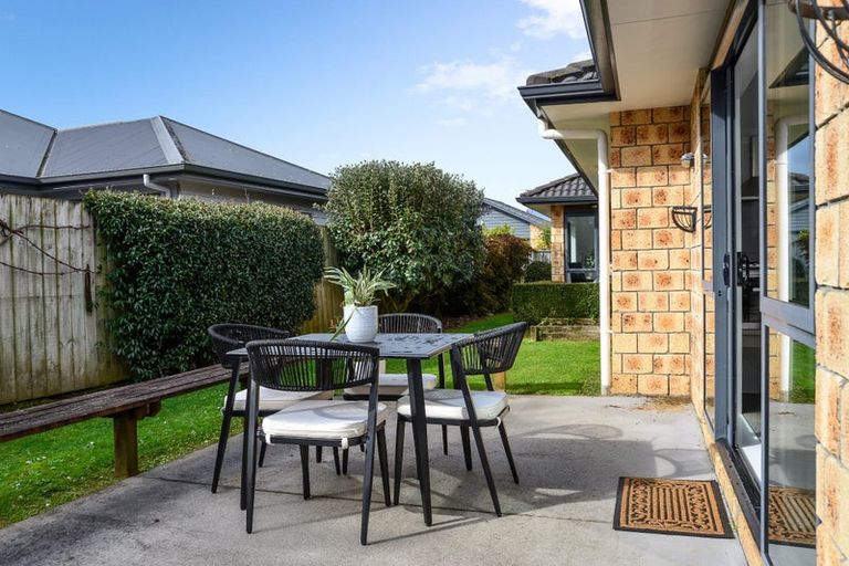 Photo of property in 16 Twin Willow Close, Cambridge, 3434