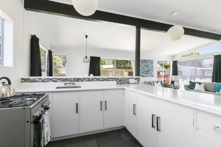 Photo of property in 303 Wellington Road, Wainuiomata, Lower Hutt, 5014