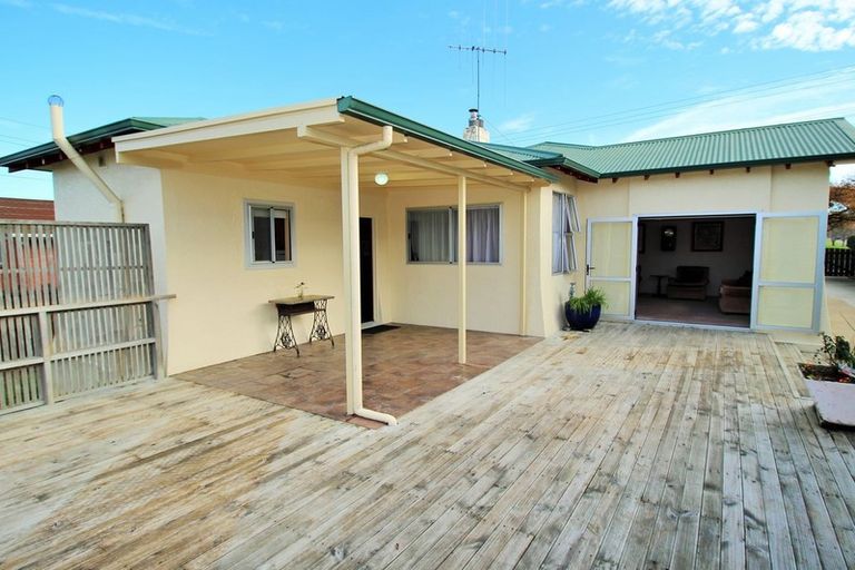 Photo of property in 17 Towey Street, Holmes Hill, Oamaru, 9401