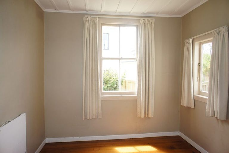 Photo of property in 2/42c Schnapper Rock Road, Schnapper Rock, Auckland, 0632