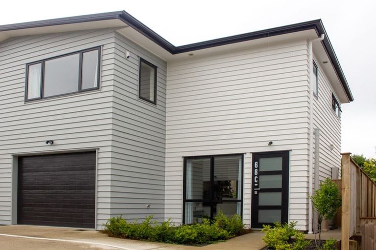 Photo of property in 68c Donovan Avenue, Massey, Auckland, 0614