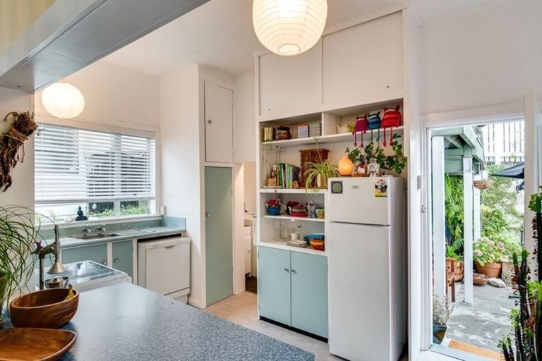 Photo of property in 22 Colenso Avenue, Hospital Hill, Napier, 4110