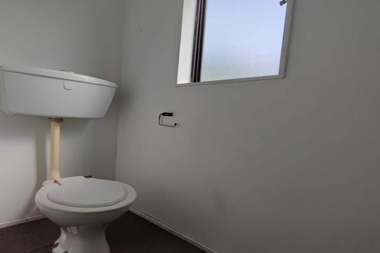 Photo of property in 2 Henwood Road, Mangere East, Auckland, 2024