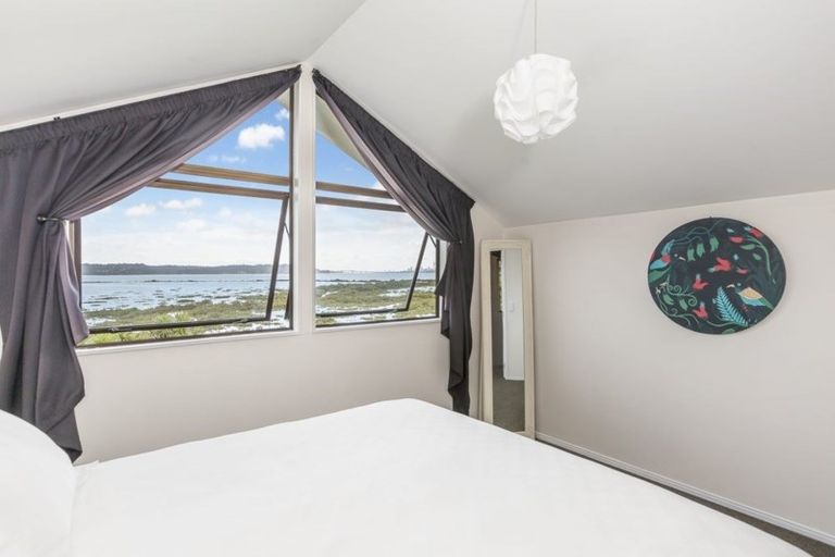Photo of property in 1/44 Rewarewa Road, Te Atatu Peninsula, Auckland, 0610