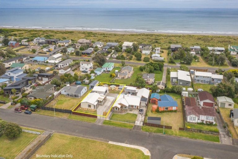 Photo of property in 31 Park Avenue, Waitarere Beach, Levin, 5510