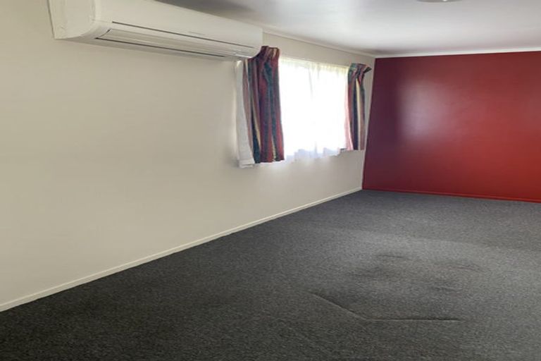 Photo of property in 182 Mahia Road, Wattle Downs, Auckland, 2103