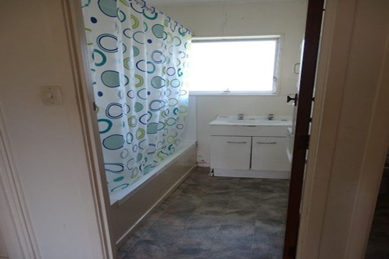 Photo of property in 2/95 Archers Road, Hillcrest, Auckland, 0629