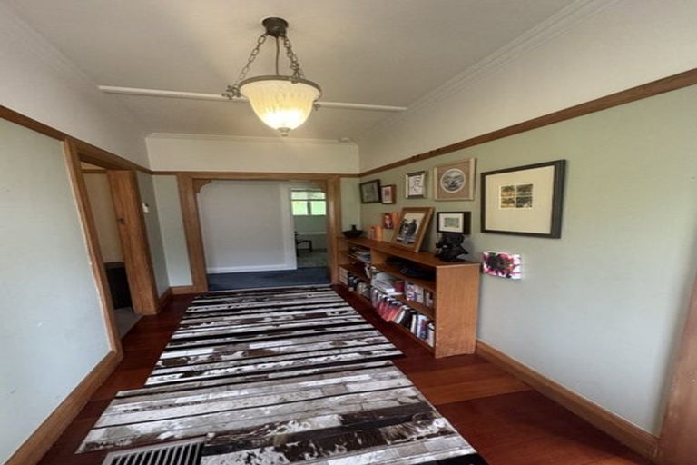 Photo of property in 26 Burma Road, Khandallah, Wellington, 6035