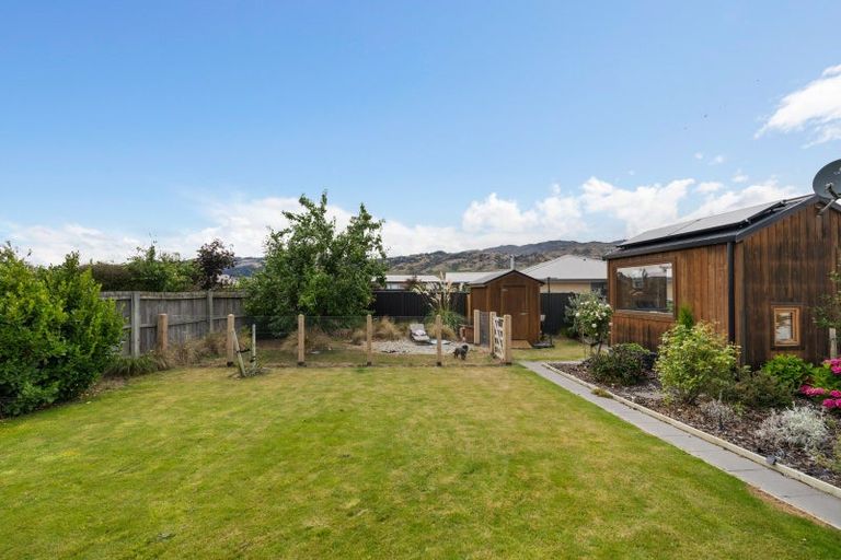 Photo of property in 16 Missy Crescent, Mount Pisa, Cromwell, 9383