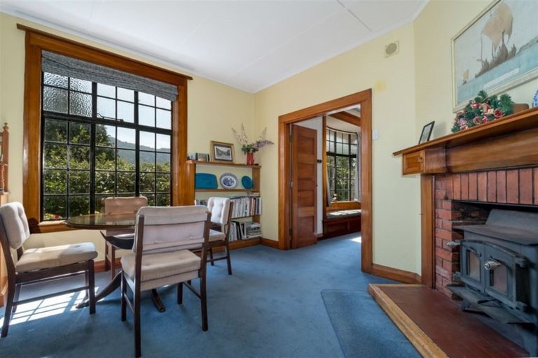 Photo of property in 118 Wellington Street, Picton, 7220