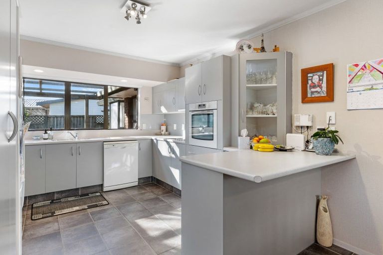 Photo of property in 16 Orchard Place, Lynmore, Rotorua, 3010