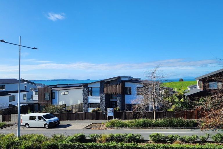 Photo of property in 66c Te Oneroa Way, Long Bay, Auckland, 0630