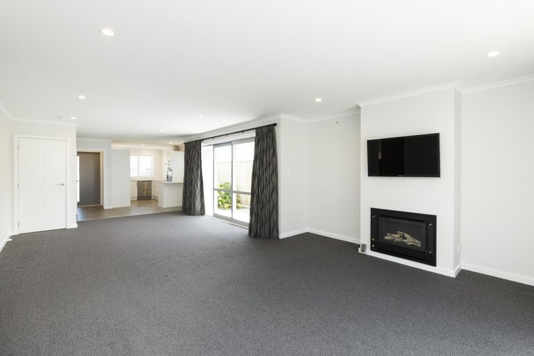 Photo of property in 71 Albert Street, Palmerston North, 4414