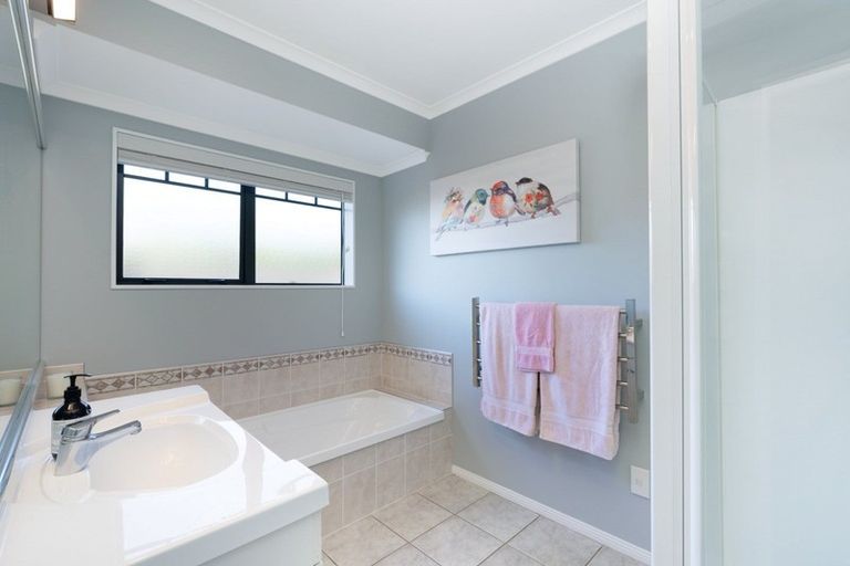 Photo of property in 40 Pacific Cove Drive, Papamoa Beach, Papamoa, 3118