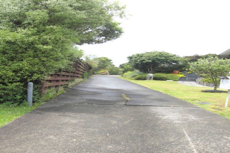 Photo of property in 38 Halberg Street, Glenfield, Auckland, 0629