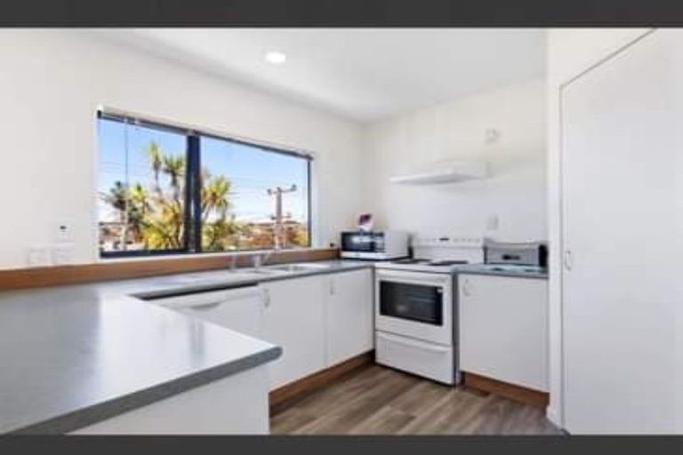 Photo of property in 1/44 Becroft Drive, Forrest Hill, Auckland, 0620