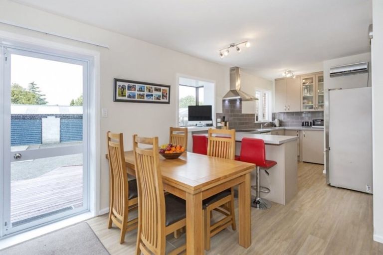 Photo of property in 95 Kendal Avenue, Burnside, Christchurch, 8053