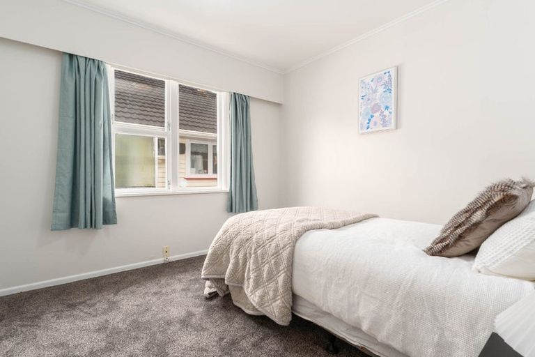Photo of property in 127 Parkvale Road, Karori, Wellington, 6012