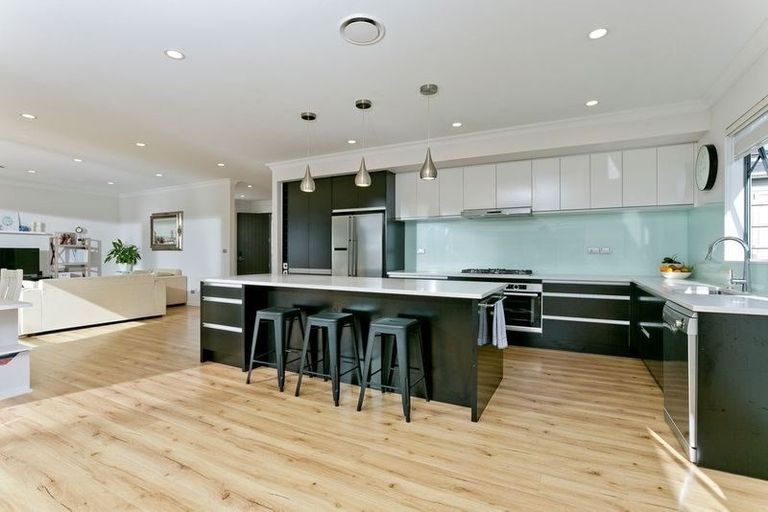 Photo of property in 106 Admirals Court Drive, Greenhithe, Auckland, 0632