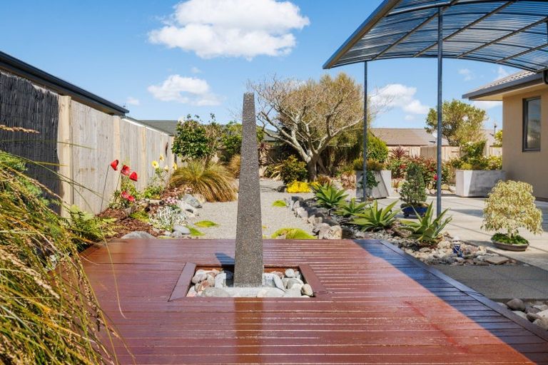 Photo of property in 4 Meridian Grove, Kelvin Grove, Palmerston North, 4414