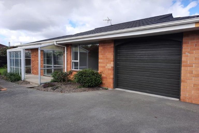 Photo of property in 2/38 Delaware Crescent, Russley, Christchurch, 8042