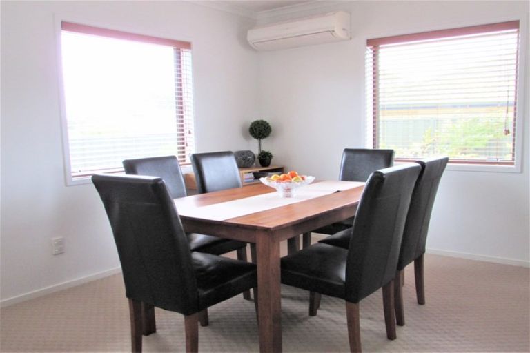Photo of property in 42 Sunstone Crescent, Brown Owl, Upper Hutt, 5018