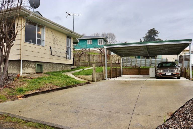 Photo of property in 12 Ruru Road, Taihape, 4720