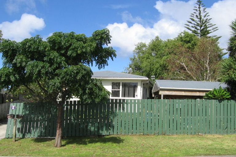 Photo of property in 5 Universal Drive, Henderson, Auckland, 0610